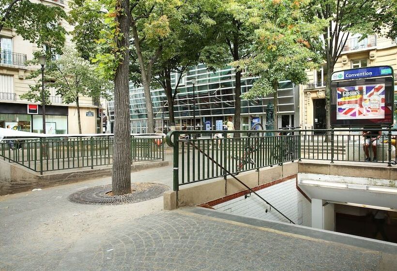 اتاق سوپریور, Auguste