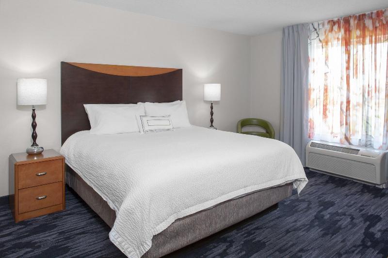 Standard Szoba King Size Bed, Hampton Inn & Suites Ft. Worth Burleson
