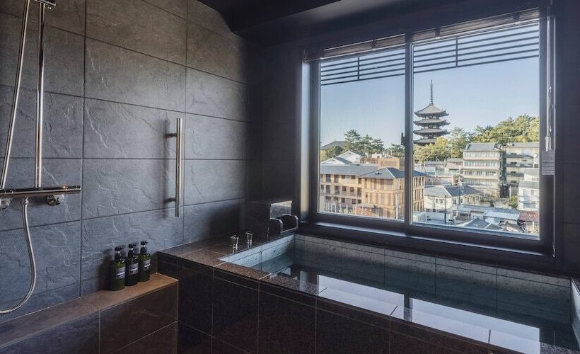 Номер Deluxe, Ryokan Asukasou At The Entrancne Of Nara Park
