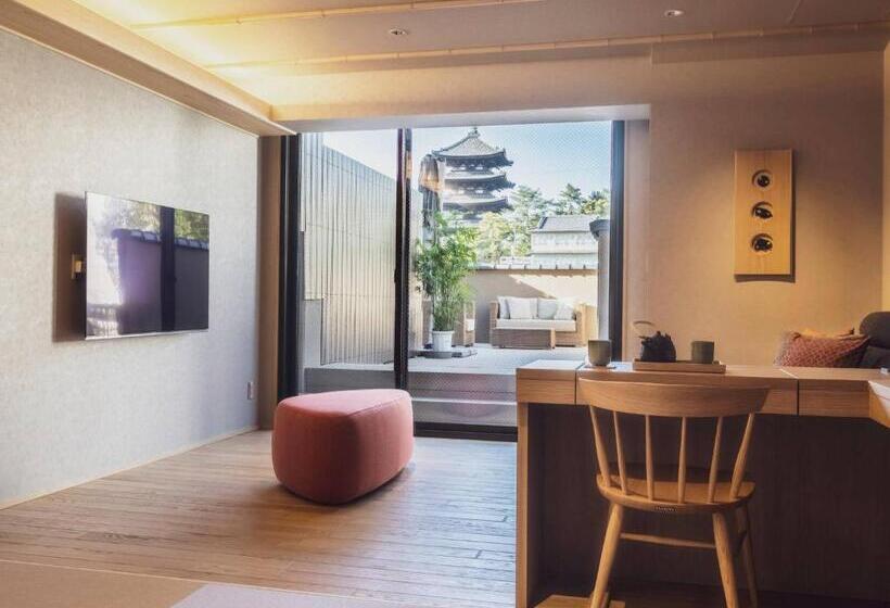 Полулюкс с Балконом, Ryokan Asukasou At The Entrancne Of Nara Park