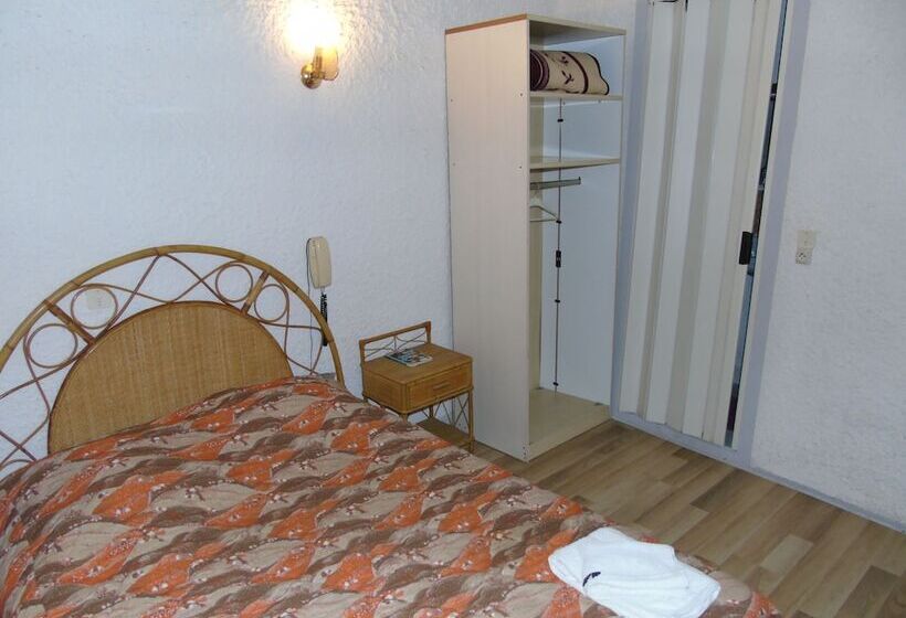 Номер Стандарт, Hôtel Saint Christophe