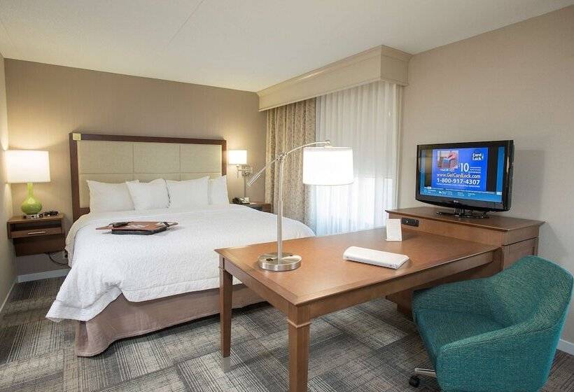 Студия Стандарт, Hampton Inn & Suites Cincinnati Union Center