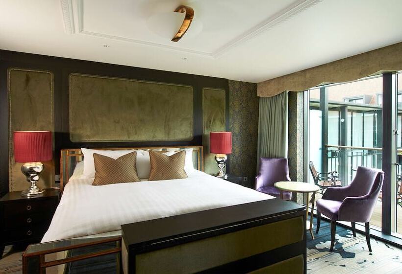 Júnior Suíte Cama King, Hilton London Syon Park