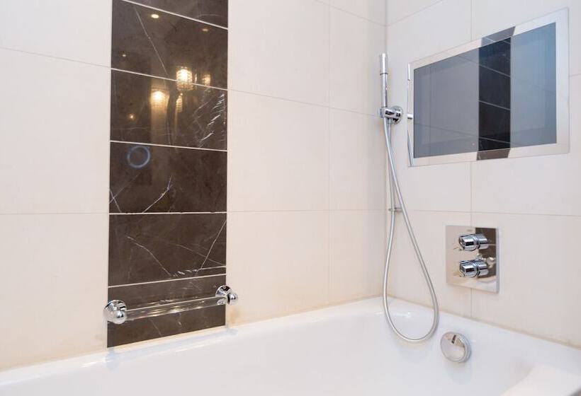 Quarto Deluxe Cama King, Hilton London Syon Park