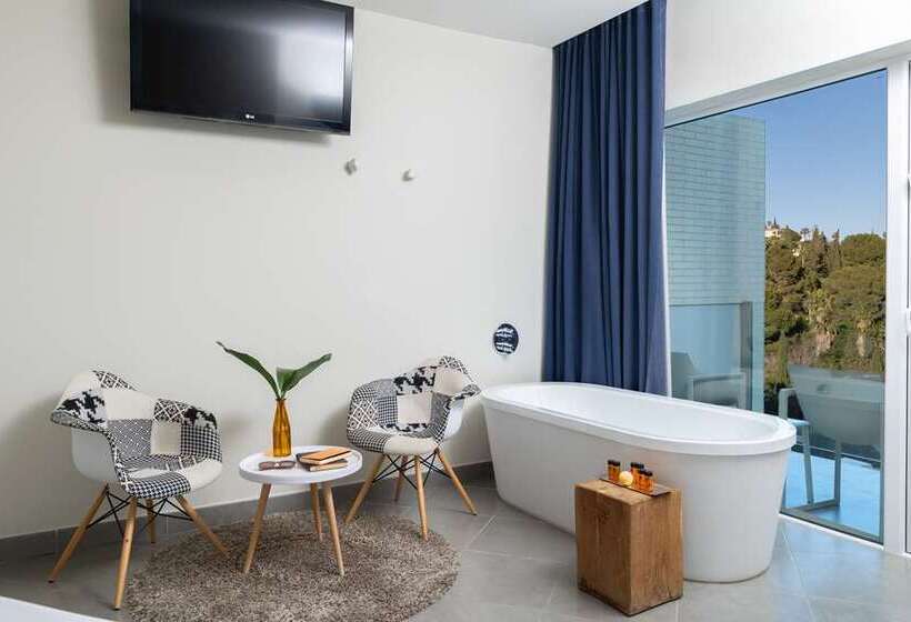 quarto Deluxe Cama King com Vistas, Hilton London Syon Park