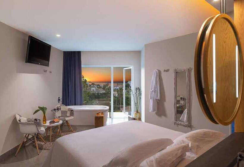 اتاق دلوکس با تخت کینگ و چشم‌انداز, Hilton London Syon Park