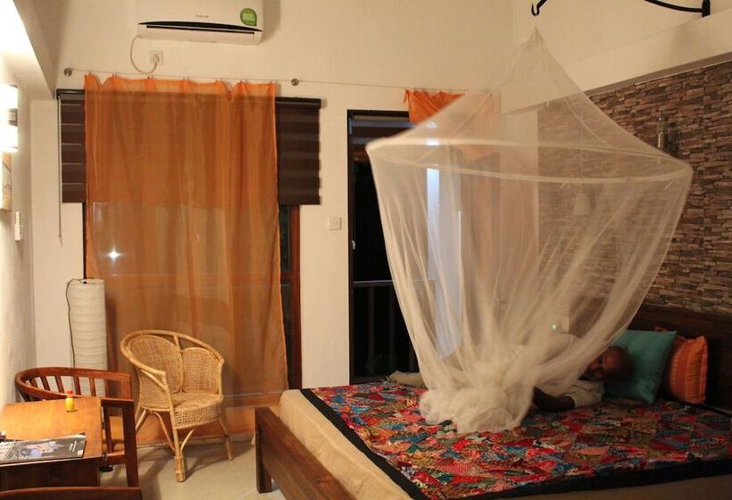 غرفة ديلوكس مطلة على حمام السباحة, Comfort Guest House