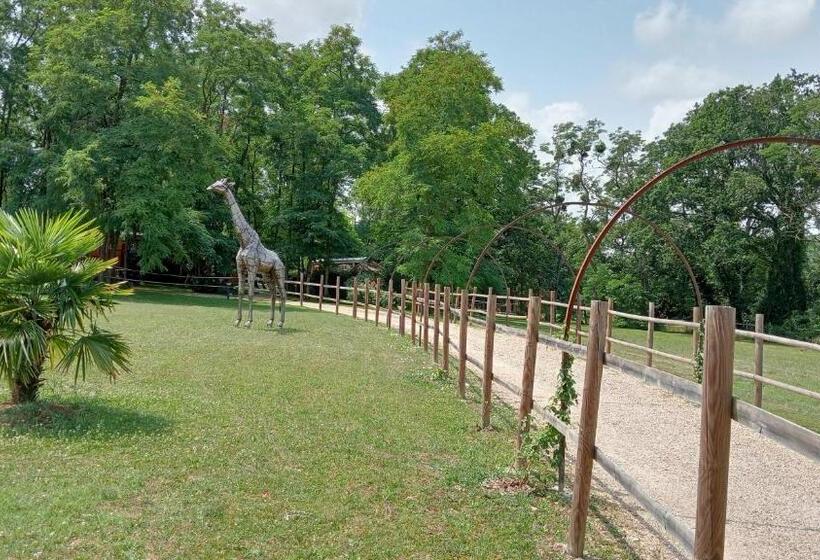 Номер Стандарт Вид на Сад, La Fontaine De La Chapinière Cw