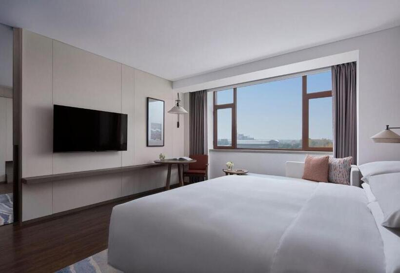 سوییت لوکس, Beijing Marriott Hotel Yanqing