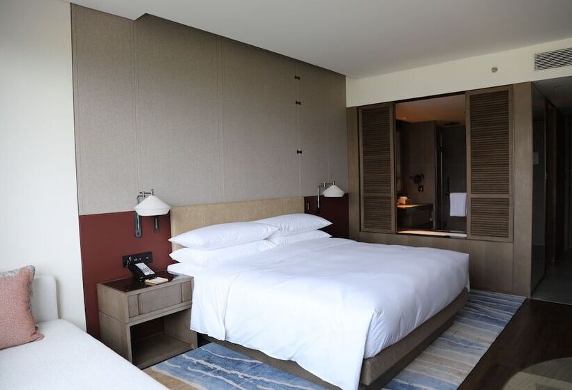 Premium room w/ mountain view, Beijing Marriott Hotel Yanqing