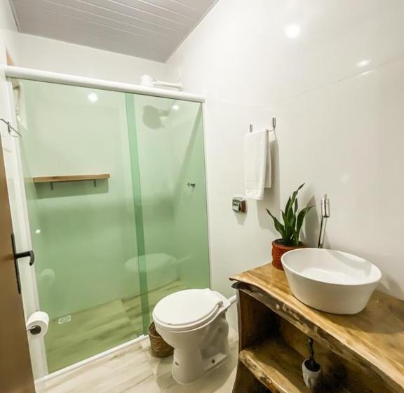 Quarto Quádruplo Estandar, Babitonga Hostel   100m Da Prainha