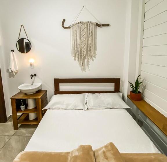 Quarto Estandar, Babitonga Hostel   100m Da Prainha