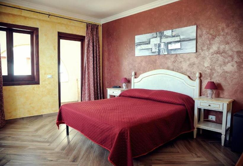 Номер Стандарт Боковой Вид на Море, La Rosa Hotel   Selinunte