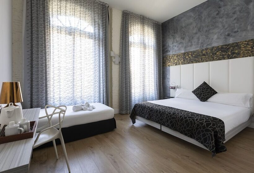 标准三人间, Petit Palace Savoy Alfonso XII