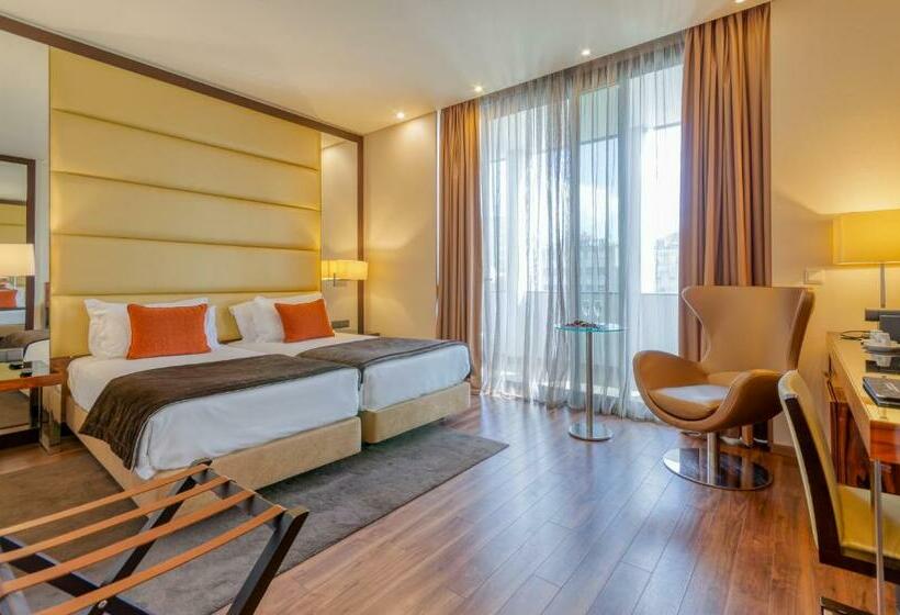 اتاق اجرایی, Turim Av Liberdade