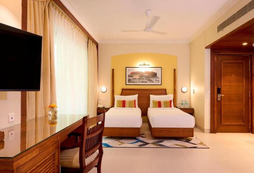 Номер Премиум, Sea Breeze Sarovar Portico Varca Goa