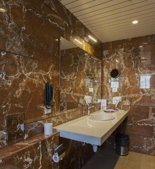 ロイヤルスイート, Sarovar Portico Somnath