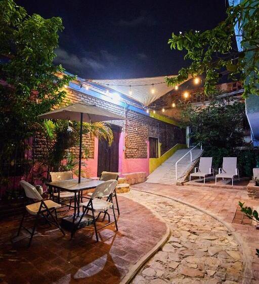 デラックススタジオ, Casa Ceci Inn