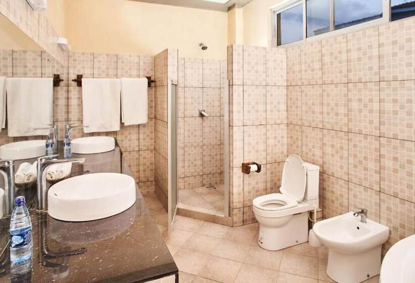 سوییت جونیور با چشم‌انداز دریا, Coral Beach Resort