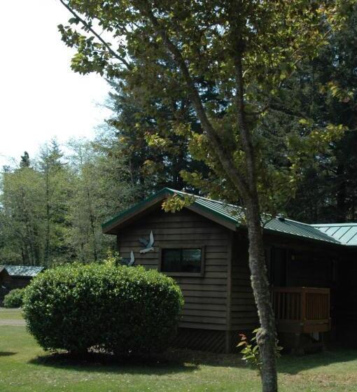 小室, Park Motel And Cabins