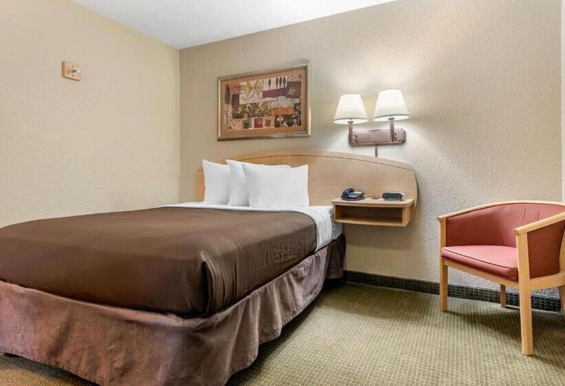 Quarto standard, Suburban Studios South Bend