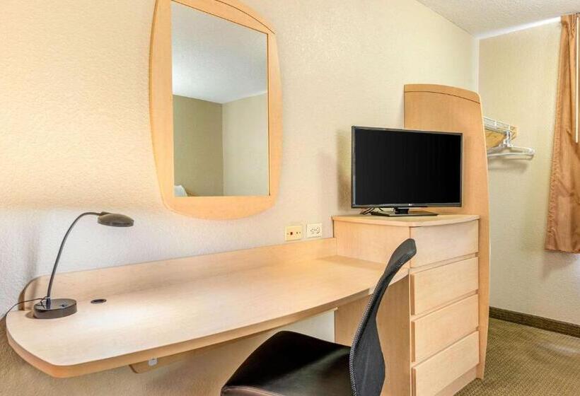Quarto standard, Suburban Studios South Bend