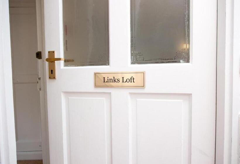 1 Bedroom Penthouse Apartment, Invernairne