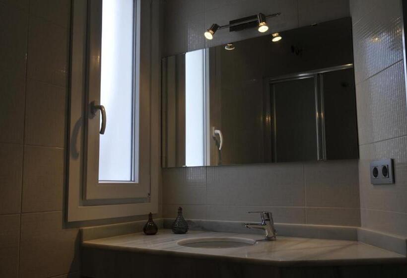 标准单人间, Hostal Tarifa  Recepcion Abierta Las 24h
