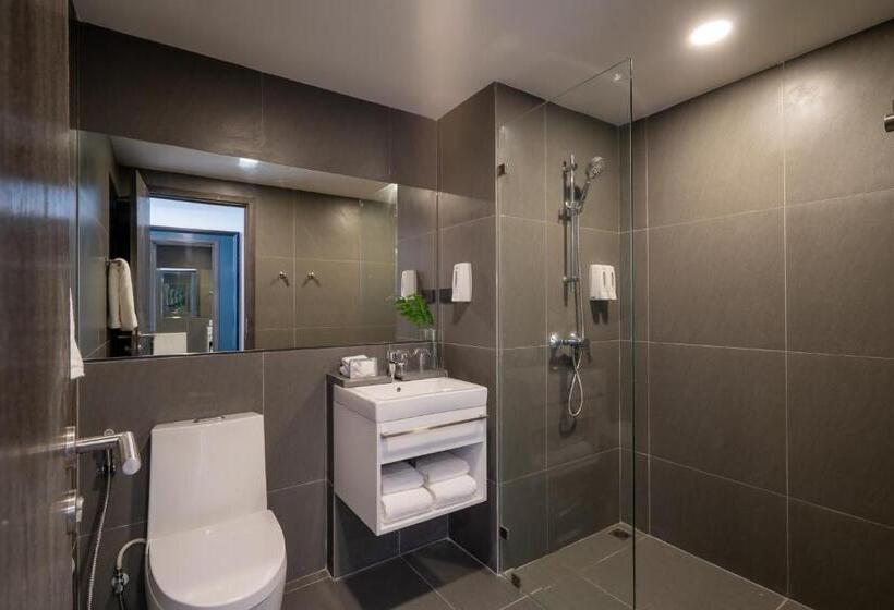 스탠다드 룸, Travelodge Phuket Town