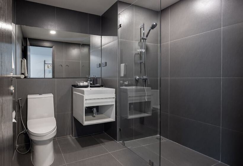 디럭스 룸, Travelodge Phuket Town