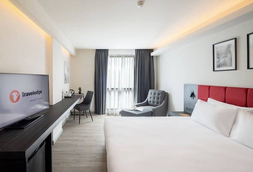 디럭스 룸, Travelodge Phuket Town