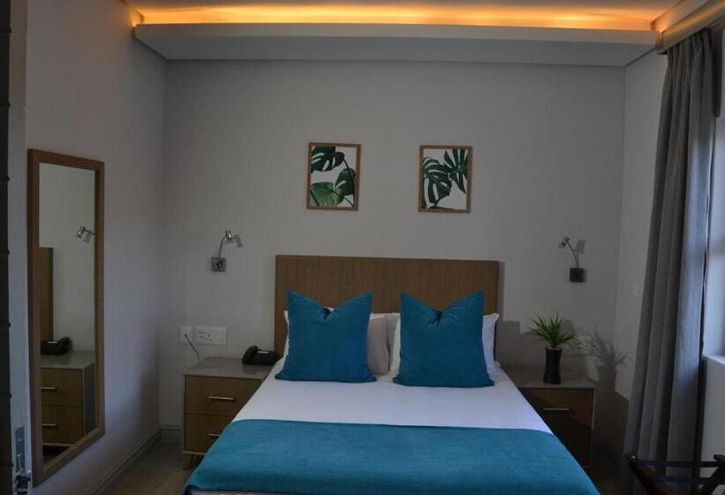 Номер Стандарт Вид на Бассейн, Golf Course Boutique Guesthouse