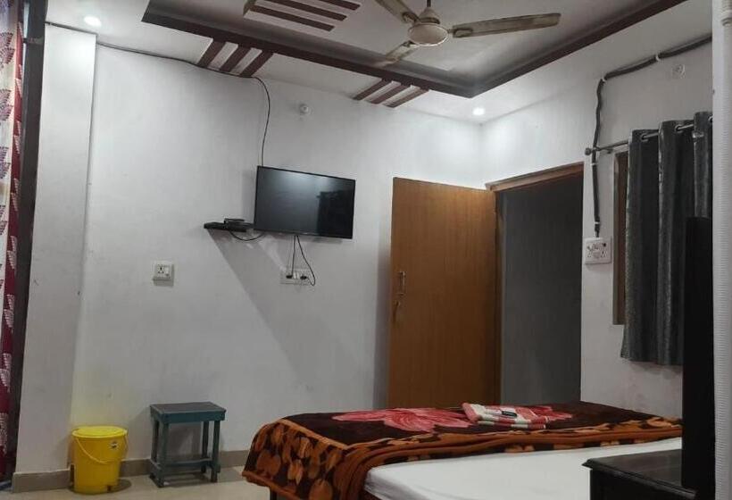 Люкс, Staymaker Hotel Raj Ganga