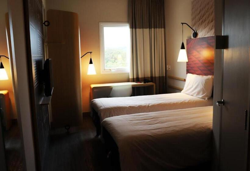 Номер Стандарт, Ibis Guaxupe