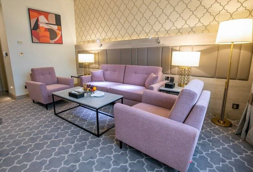 Полулюкс, Wirgan Hotel Al Azizyah