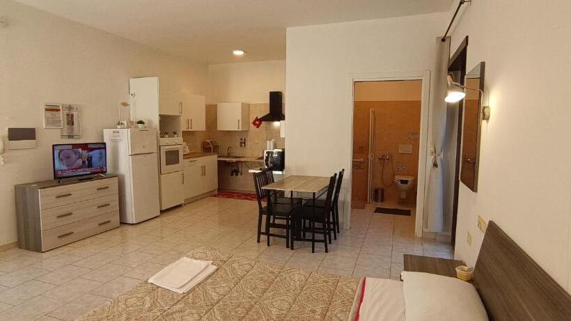 스탠다드 스튜디오, Complesso Turistico Aurora   Camere B&b