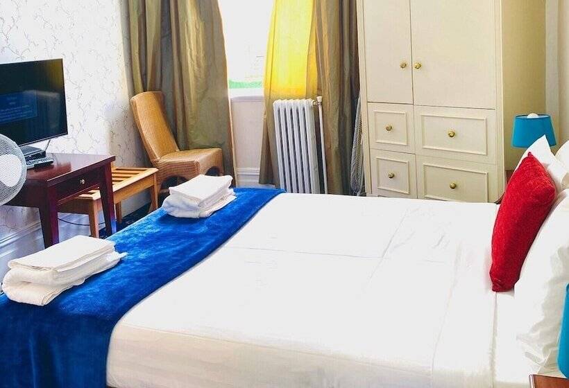 Quarto Estandar, The Esplanade