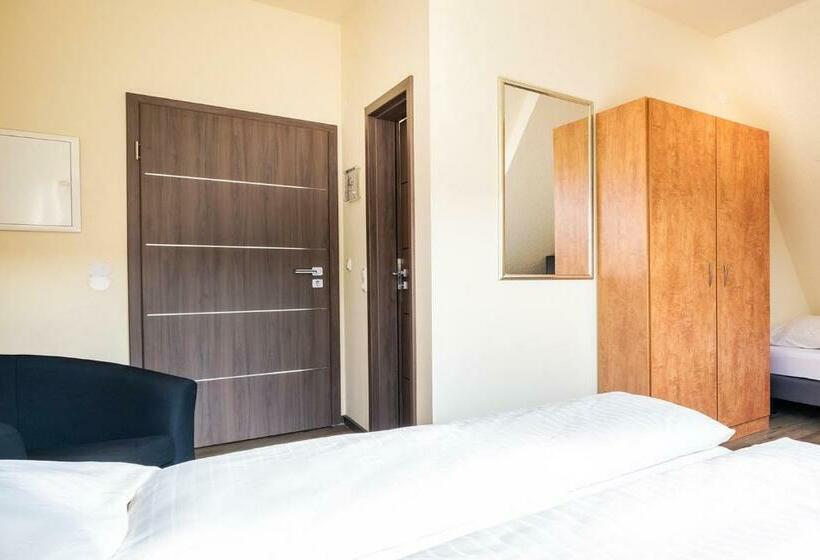 Номер Стандарт Трехместный, Schroeders City Style