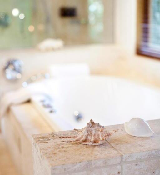اتاق استاندارد, Treetops Lodge & Estate