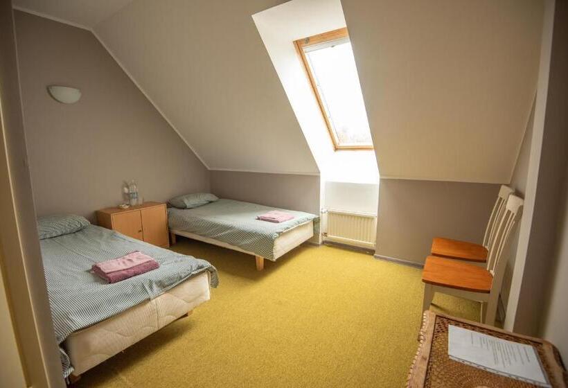 اتاق استاندارد, Aiakeskuse Hostel