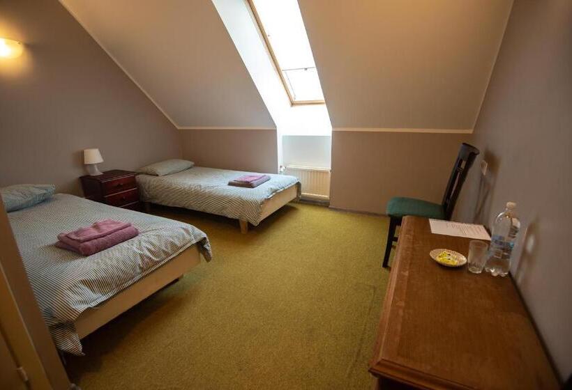 اتاق استاندارد, Aiakeskuse Hostel
