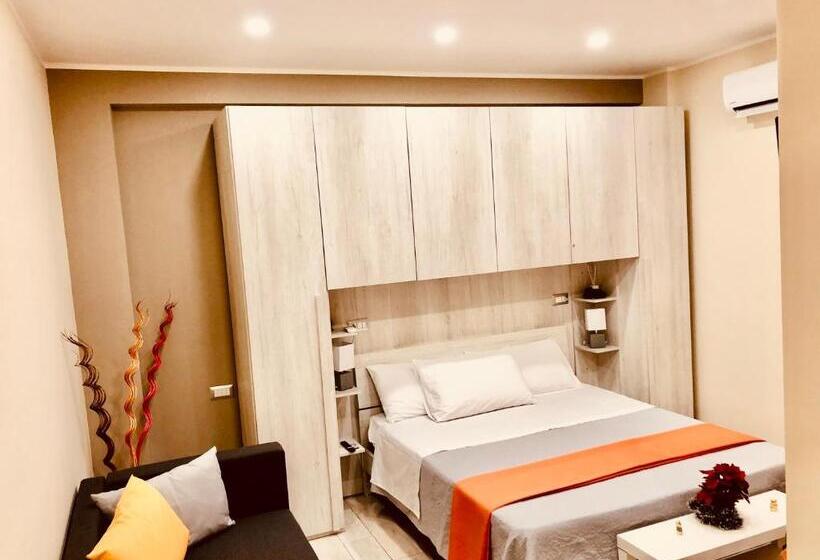 带阳台的豪华间, Yourhome   La Meta Perfetta Rooms&spa
