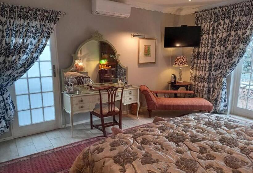 Номер Deluxe, Michaelangelo Guest House