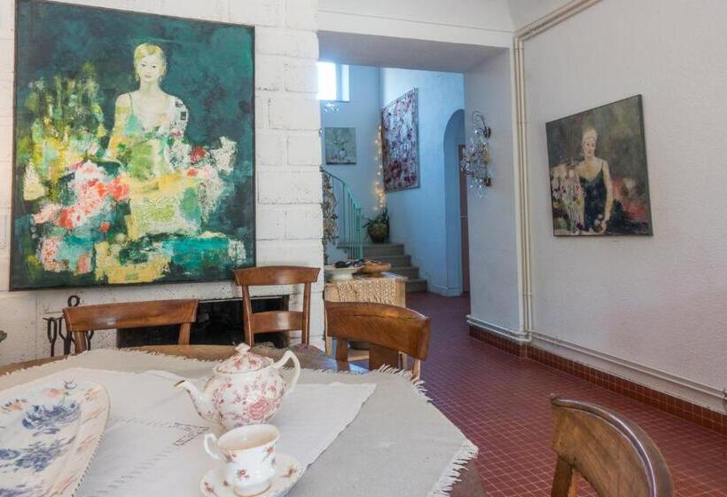 Номер Стандарт Вид на Горы, Le Rucher Des Arts