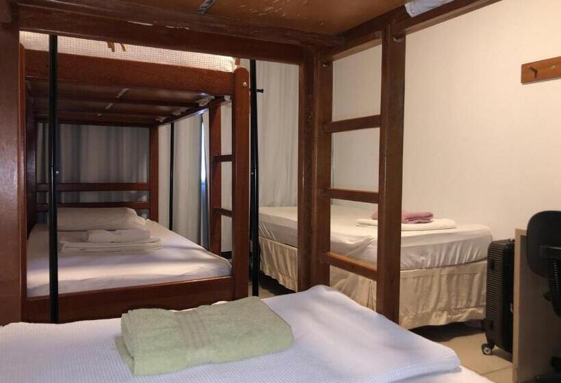 Кровать в Многоместном Номере с Общей Ванной, Gayfriendly Hostel Bsb Airport