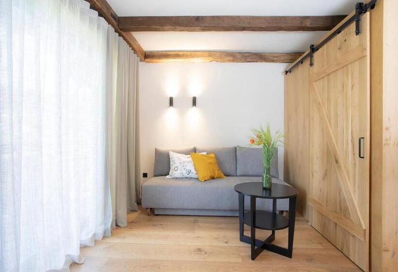 آپارتمان 1 خوابه با چشم‌انداز, House Troha