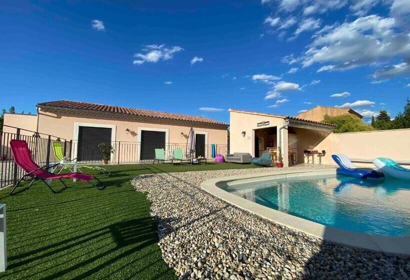 Quarto Estandar Vista Piscina, Chambre D Hôte Au Pied Du Ventoux