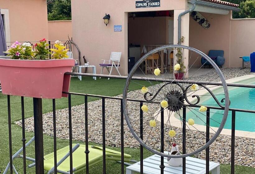 Номер Стандарт Вид на Бассейн, Chambre D Hôte Au Pied Du Ventoux