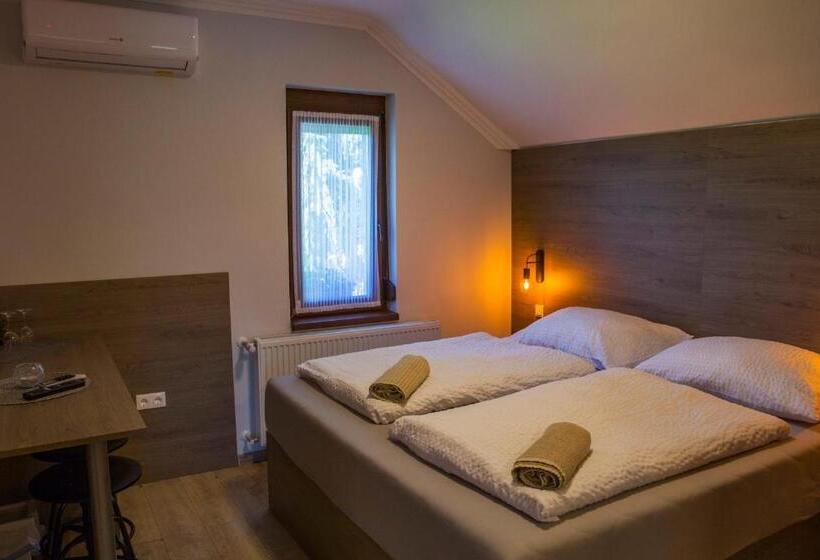 스탠다드 테라스 룸, Kukorica Csárda Apartman
