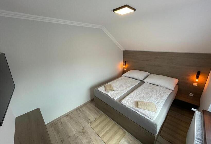 Номер Стандарт с Балконом, Kukorica Csárda Apartman